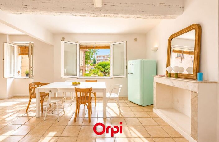 Bandol Appartement À Vendre T3 au cœur du village Le calme au centre de tout — photo 2