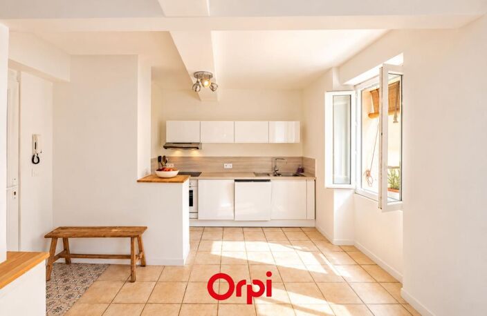 Bandol Appartement À Vendre T3 au cœur du village Le calme au centre de tout — photo 3