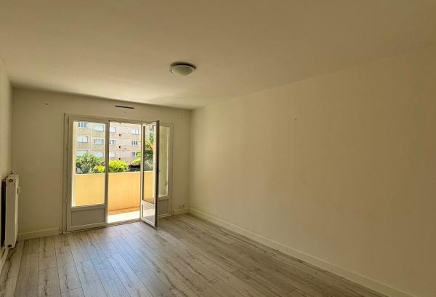 Appartement À Louer T1 Toulon — photo 1