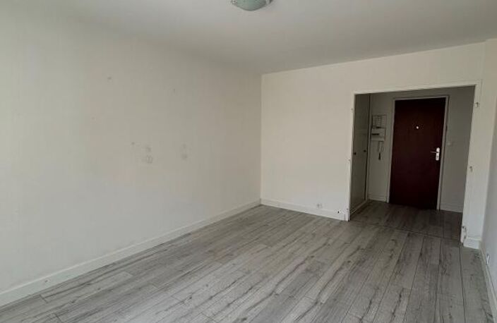 Appartement À Louer T1 Toulon — photo 3