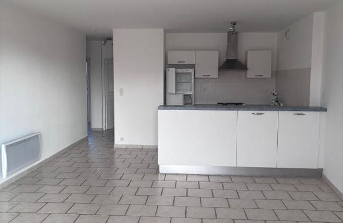 Appartement À Louer T3 Six fours le Brusc — photo 2