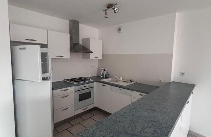 Appartement À Louer T3 Six fours le Brusc — photo 3
