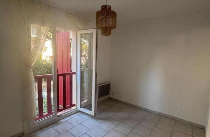 Appartement À Louer T3 Six fours le Brusc — photo 5