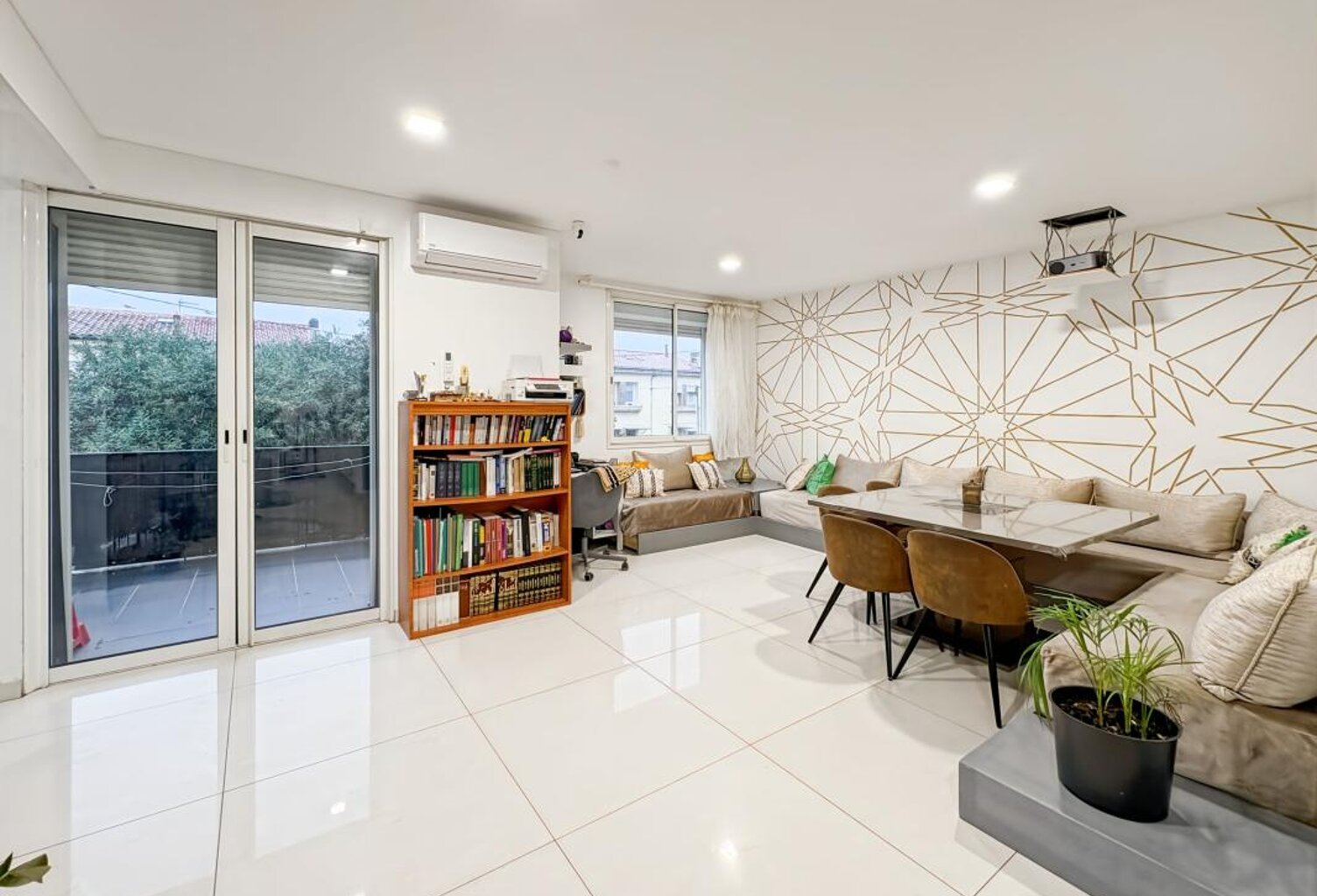 Appartement T2 aménagé en T4 avec terrasse — photo 1