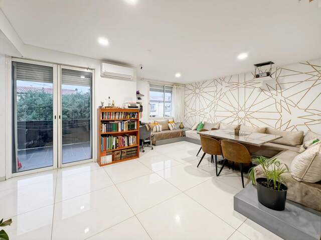 Appartement T2 aménagé en T4 avec terrasse — photo du bien