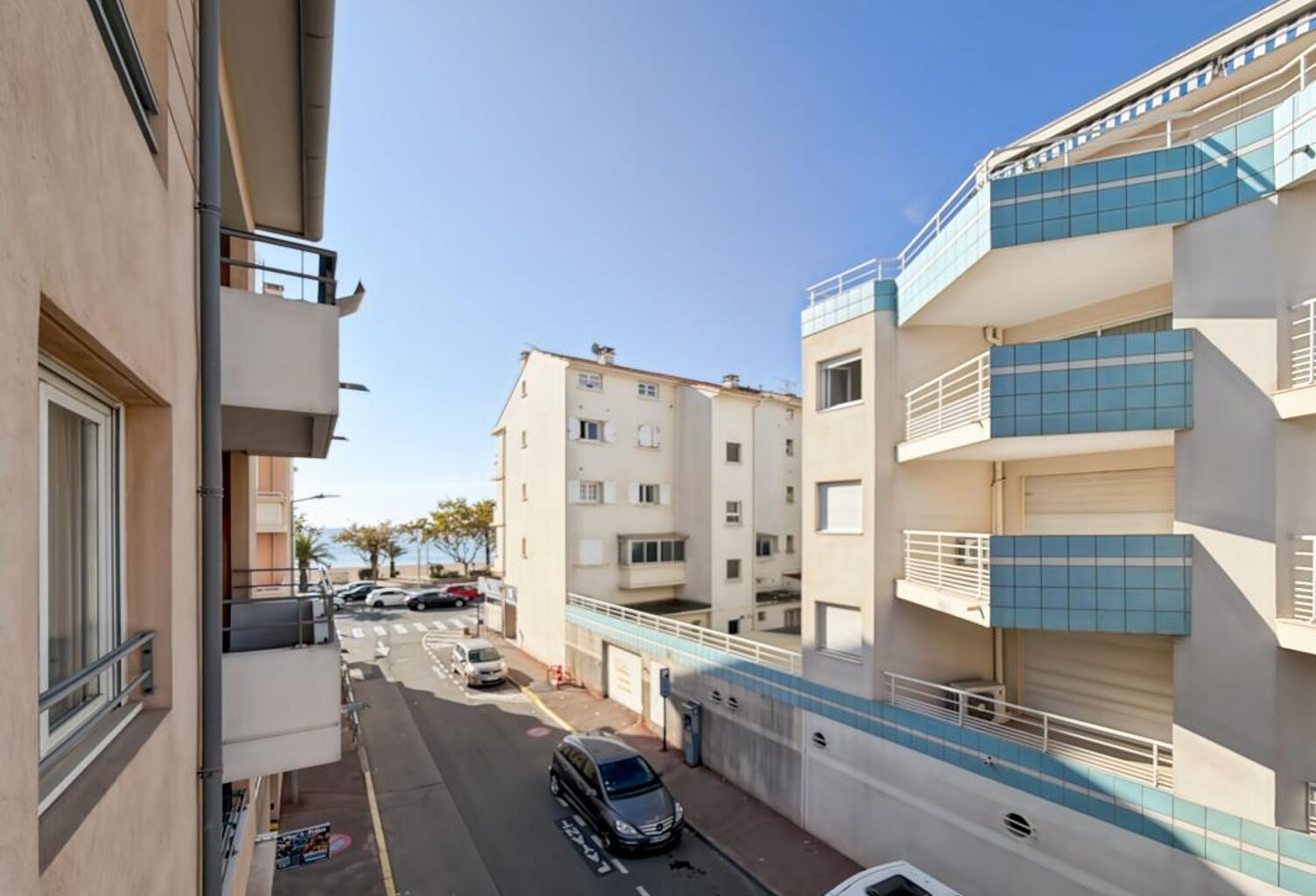 Appartement À Vendre T3 62 m² FREJUS PLAGE — photo 1