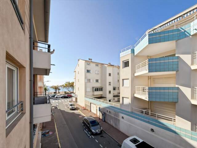 Appartement À Vendre T3 62 m² FREJUS PLAGE — photo du bien