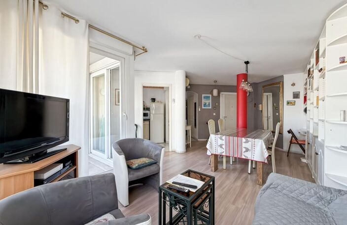 Appartement À Vendre T3 62 m² FREJUS PLAGE — photo 3