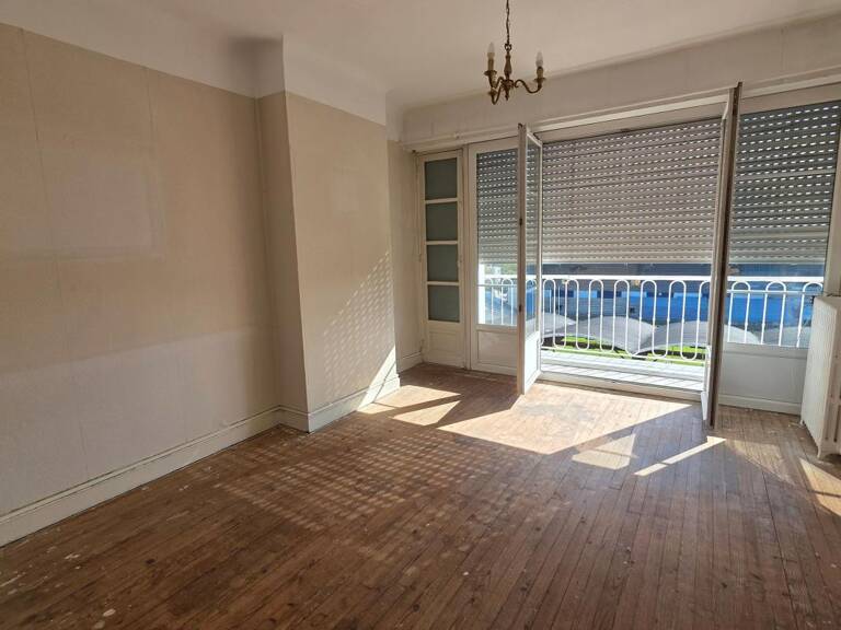 Appartement À Vendre F2 avec Balcon, cave et Grenier — photo 1