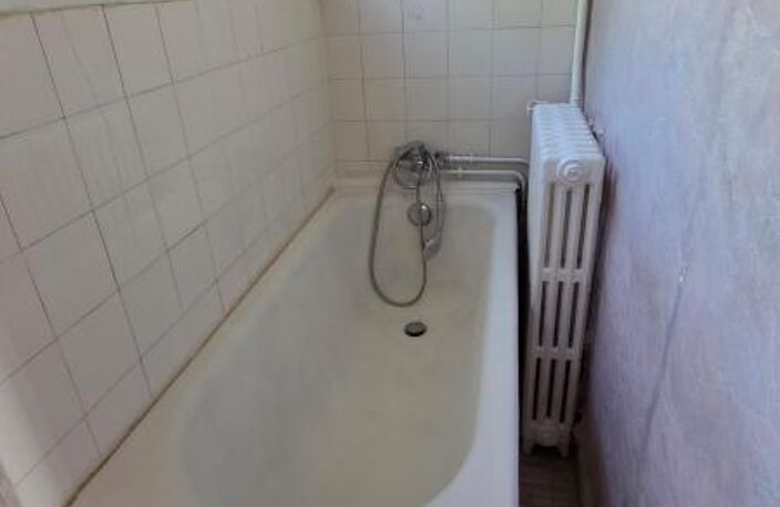 Appartement À Vendre F2 avec Balcon, cave et Grenier — photo 4