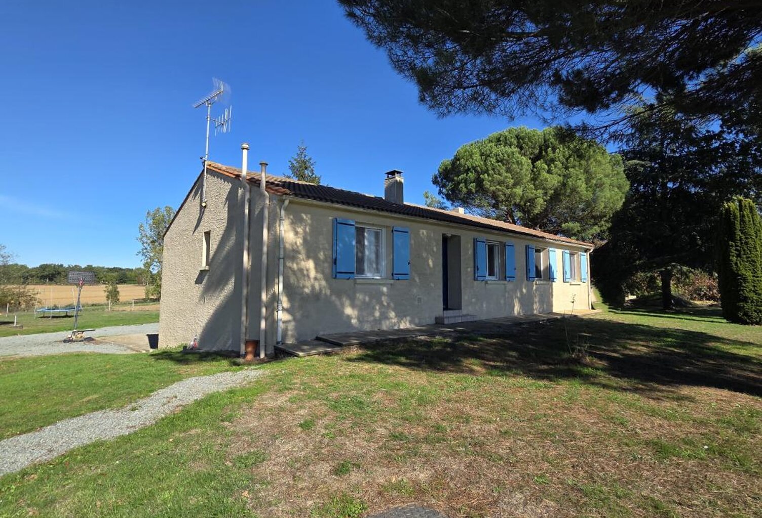 Maison 4 chambres + 1 bureau - Terrain 3320 m² — photo 1
