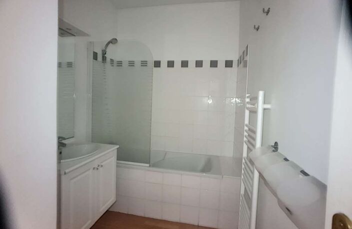 Appartement 4 pièces à louer proche des transports et des commerces 🏡 — photo 4