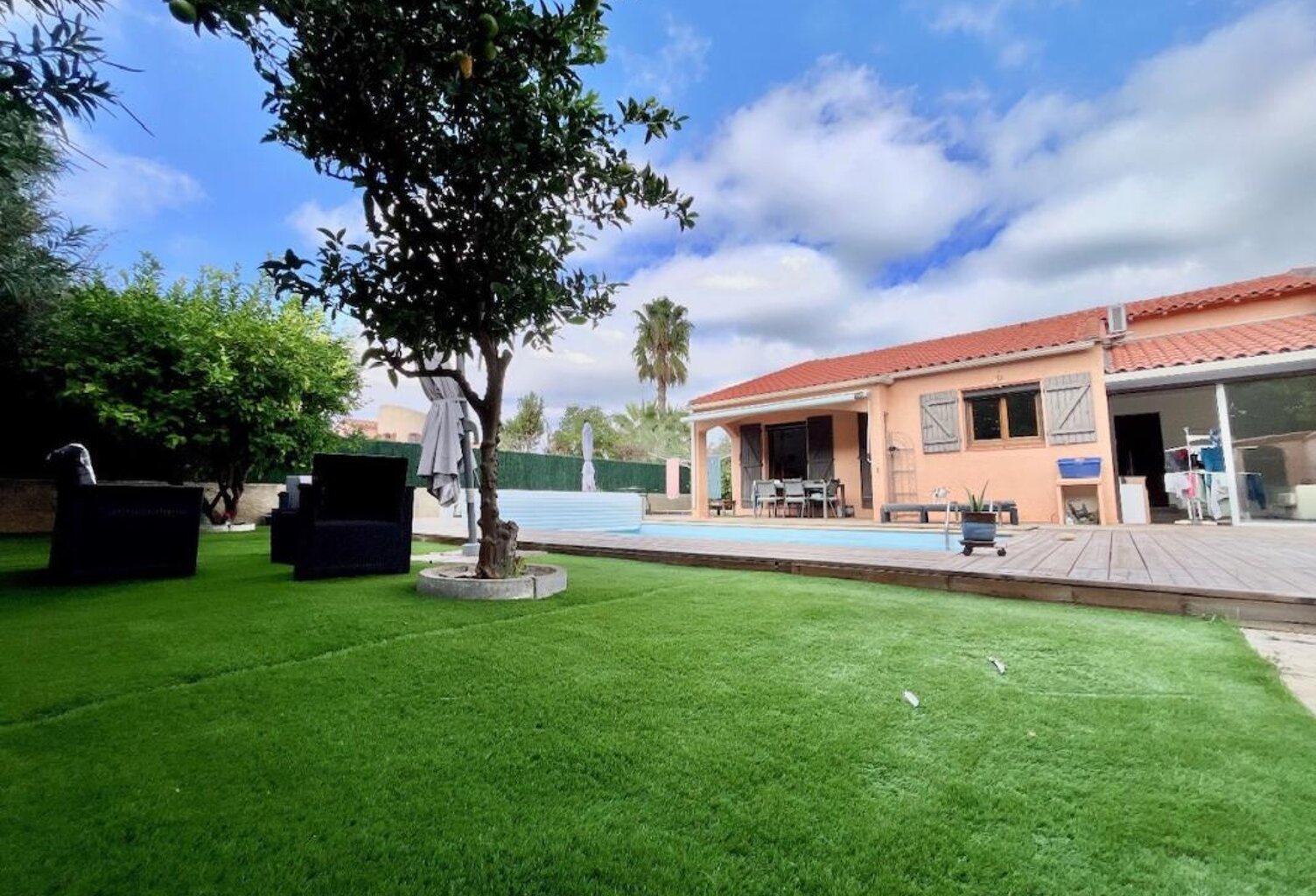 Magnifique maison de plain-pied de 100 m² avec piscine sur un terrain 3 faces de 450 m² sans vis-à-vis — photo 1