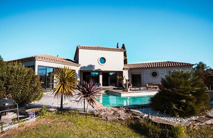Magnifique villa de haut standing  de 205 m² sur un terrain de 2000 m² avec piscine — photo 2