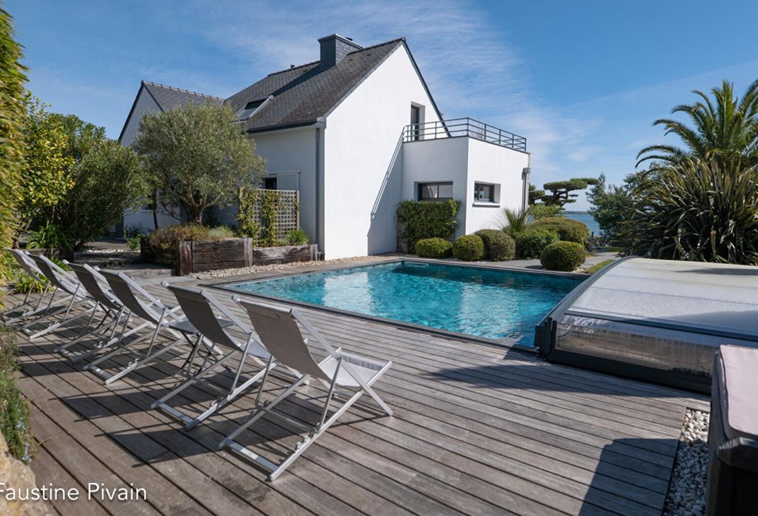 Belle propriété contemporaine vue golfe — photo 1