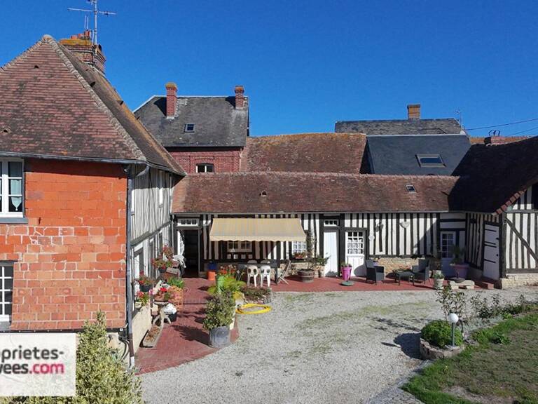 BEUVRON-EN-AUGE Une maison de caractère au coeur d'un village d'exception — photo 1
