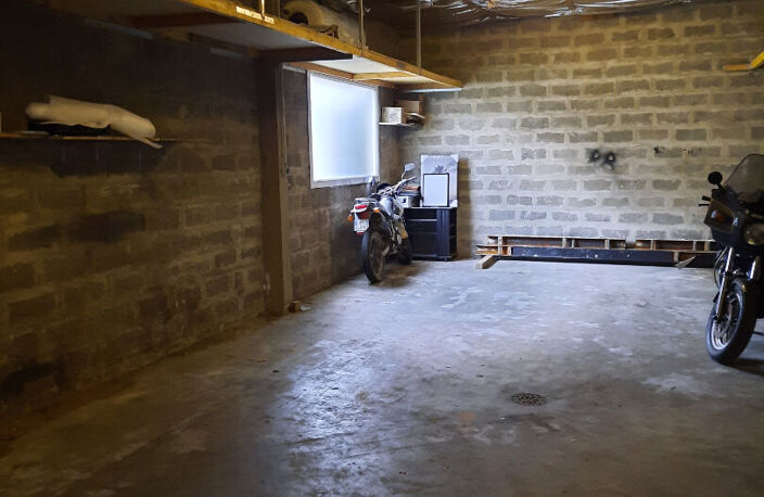 Garage 60 m2 Hauteur sous plafond  de 3.50 — photo 2