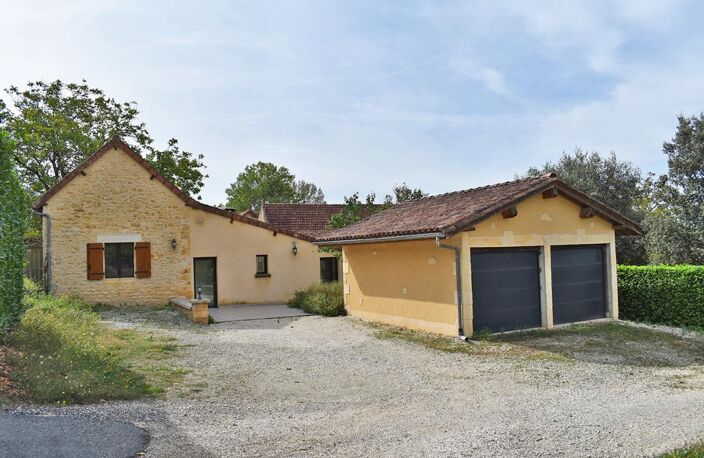 Maison Marcillac Saint Quentin 4 pièce(s) 1127 m2 — photo 2