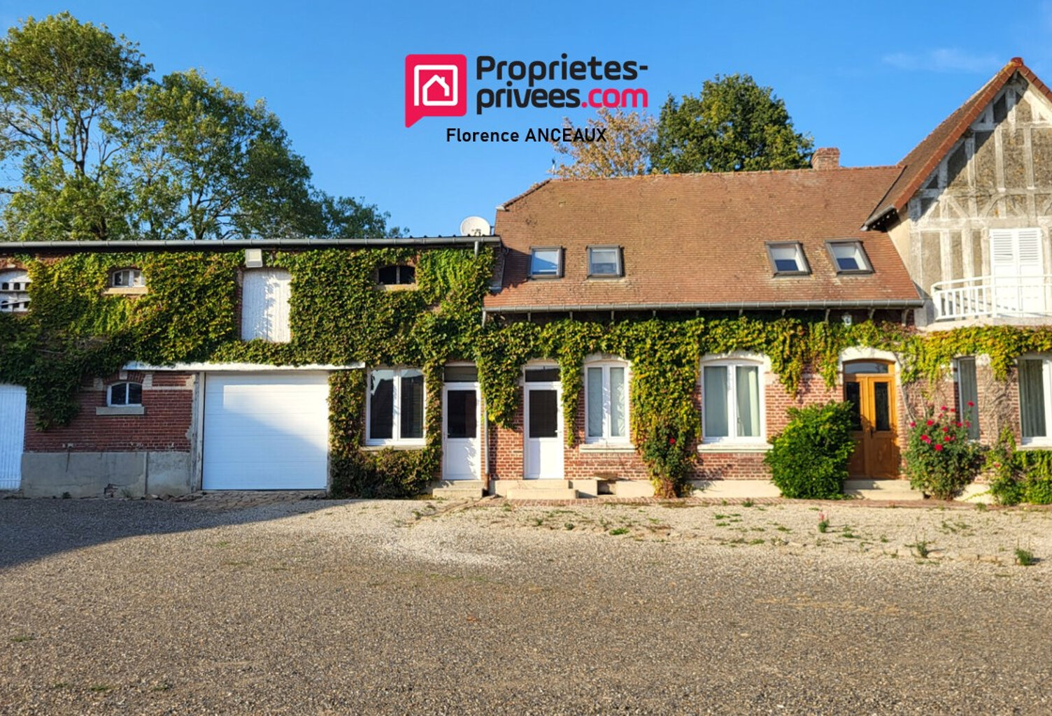 PROPRIETE DE CHARME AVEC NOMBREUSES DEPENDANCES — photo 1