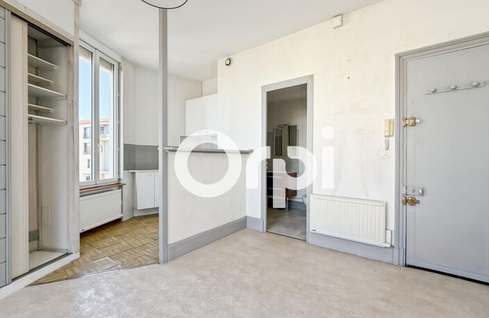 Investissement ou premier achat : studio fonctionnel au cœur de Chazelles-sur-Lyon — photo 4