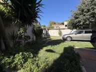 À VENDRE - MAISON DE 185 m² AVEC JARDIN, 3 STATIONNEMENTS ET — photo 2