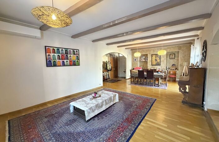À VENDRE - MAISON DE 185 m² AVEC JARDIN, 3 STATIONNEMENTS ET — photo 5