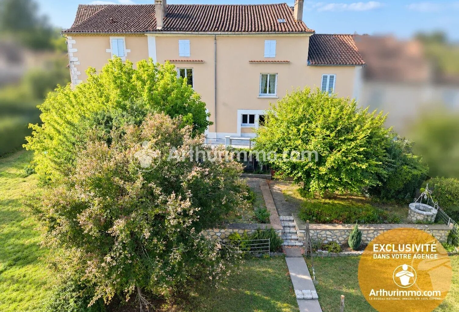 Maison de bourg 200 m², 6 pièces, 4 chambres — photo 1