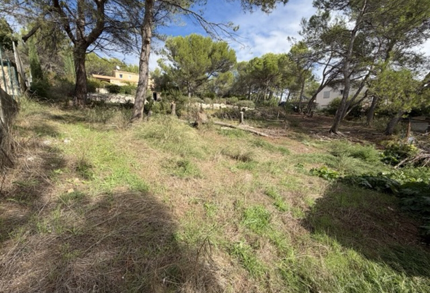 TERRAIN CONSTRUCTIBLE A VENDRE SUR VENTABREN — photo 1