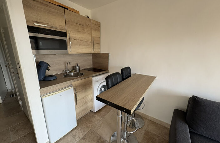 T1 23 m2 Terrasse, ascenseur, parking - Le Lavandou — photo 3