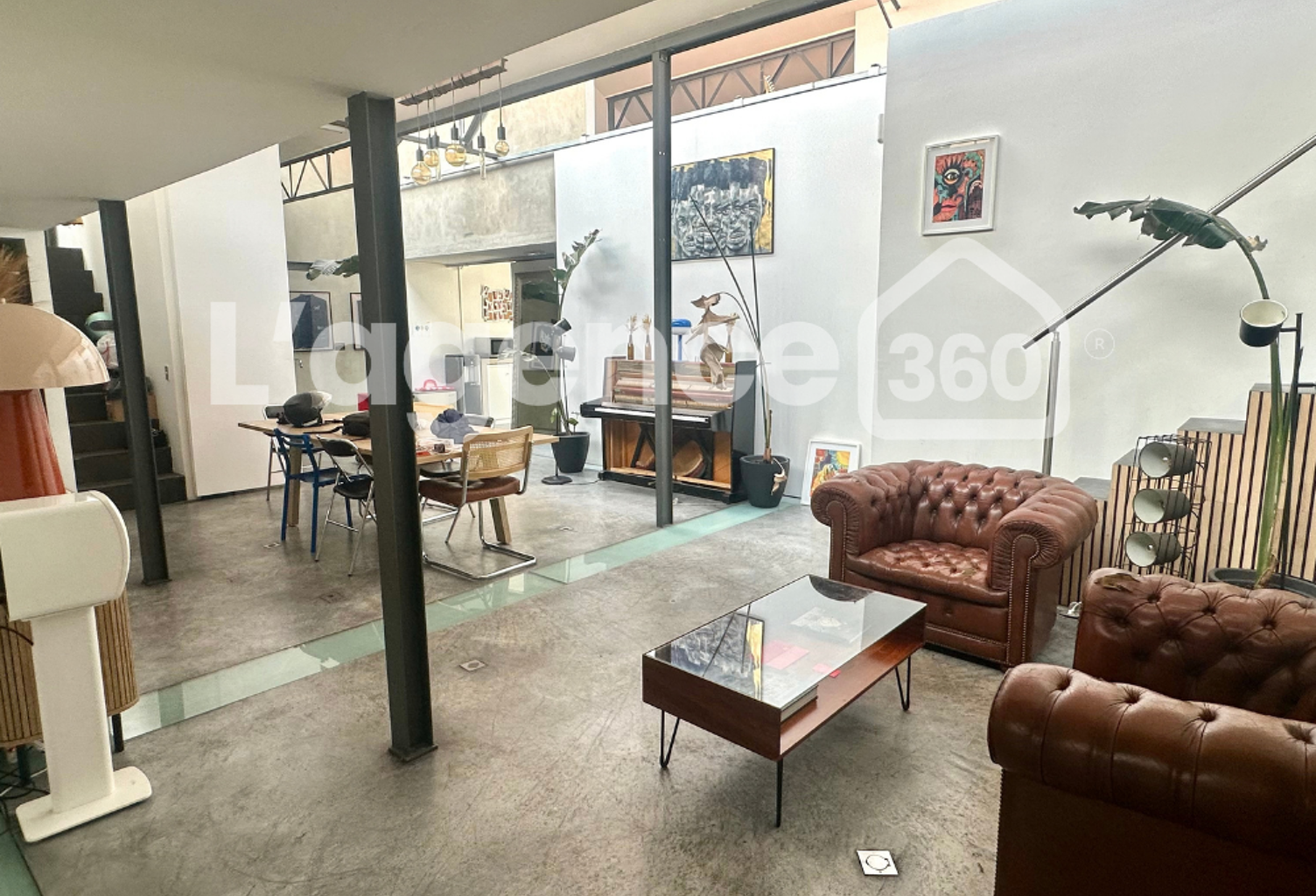 À louer - Atelier / Bureaux atypiques esprit loft - 228 m² — photo 1
