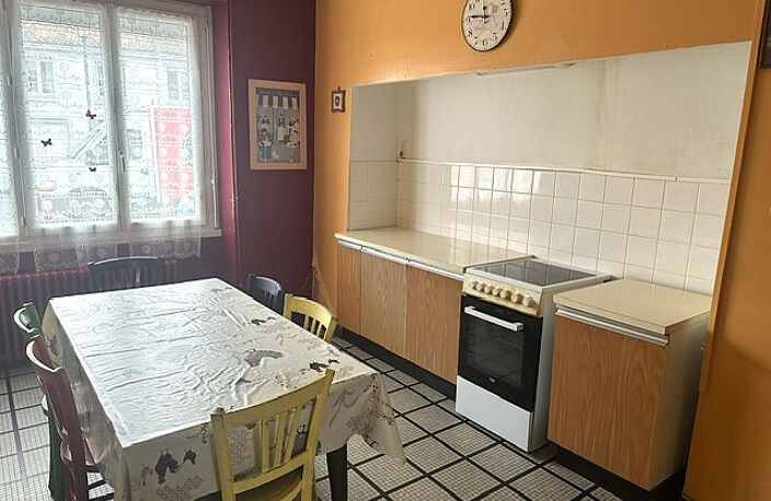 Maison de Bourg 121 M2 4 chambres — photo 2