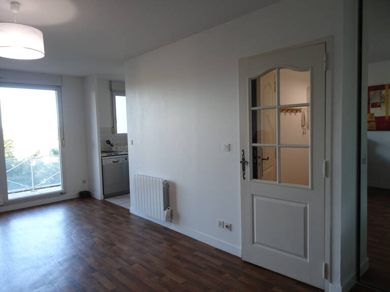 APPARTEMENT F1 AVEC BALCON À MEUNG-SUR-LOIRE — photo 1