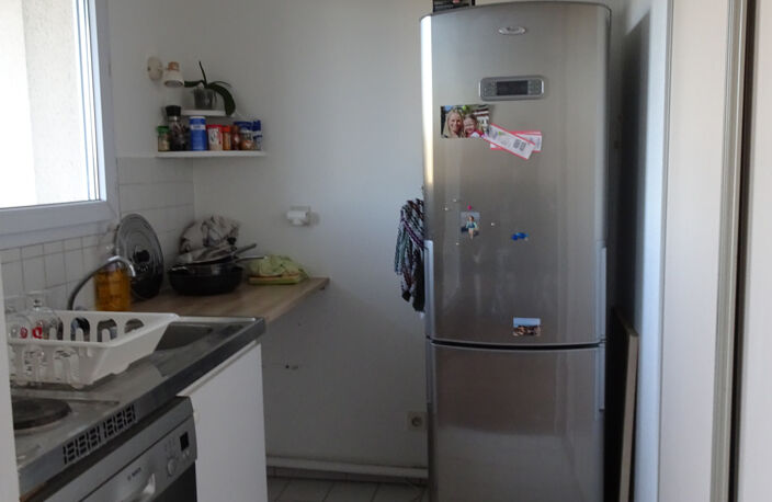 APPARTEMENT F1 AVEC BALCON À MEUNG-SUR-LOIRE — photo 3