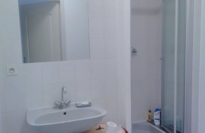 APPARTEMENT F1 AVEC BALCON À MEUNG-SUR-LOIRE — photo 4