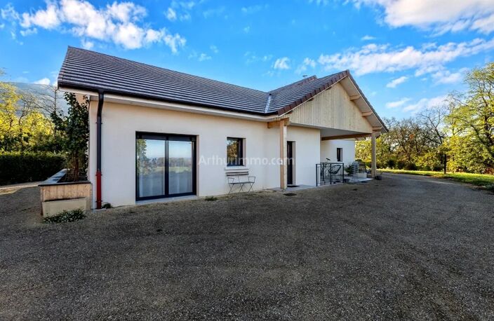 villa contemporaine de plain-pied de 2019, 175 m², pièce de vie de 80 m², DPE A, annexes et vue dégagée — photo 3
