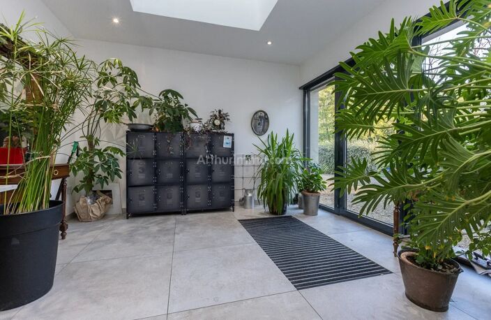 villa contemporaine de plain-pied de 2019, 175 m², pièce de vie de 80 m², DPE A, annexes et vue dégagée — photo 5
