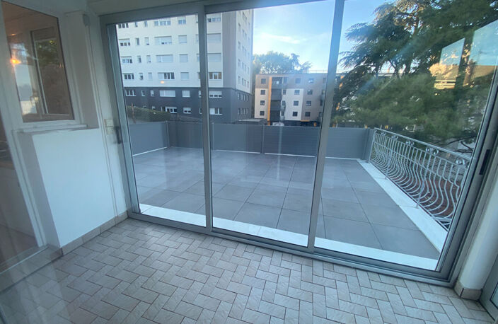 A louer Saint Etienne Richelandière F4 avec terrasse et garage — photo 5