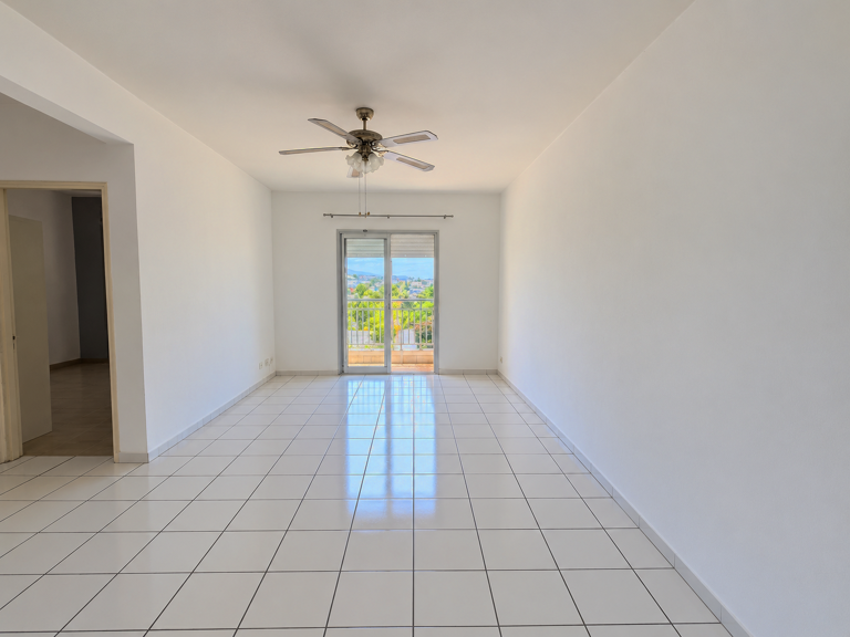 APPARTEMENT A LOUER T2 SAINT-PIERRE CENTRE-VILLE — photo 1