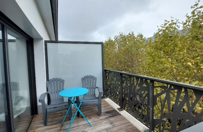Appartement meublé avec terrasse, place de parking couverte - Tour de ville RODEZ — photo 3
