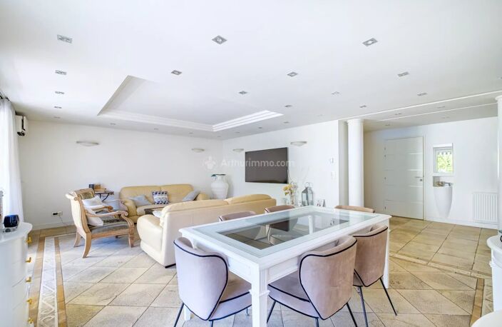 Très beau T6 familial de 136 m² – Villeurbanne Gratte-Ciel — photo 2