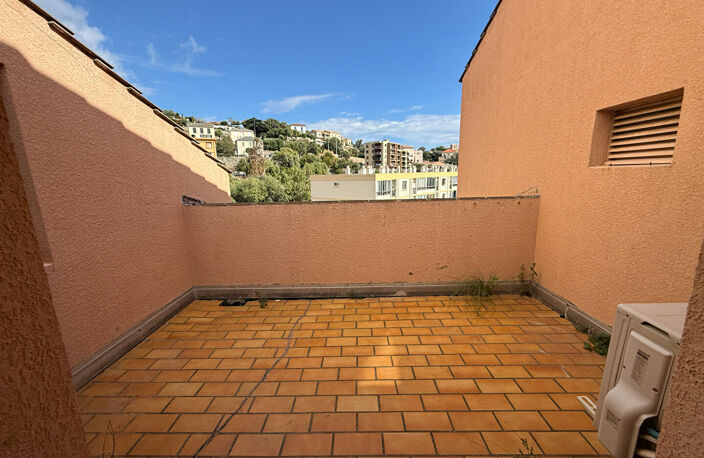 Appartement Bastia T2 quartier Annonciade Préfecture + 2 parkings — photo 2
