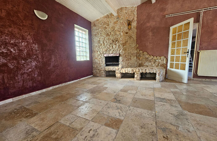 À VENDRE - Ensemble immobilier avec local commercial et habitation - Les Milles (13290) — photo 3