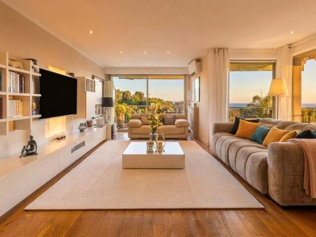 LUMINEUX T3 AVEC JARDIN PRIVATIF, GARAGE ET CAVE — photo du bien