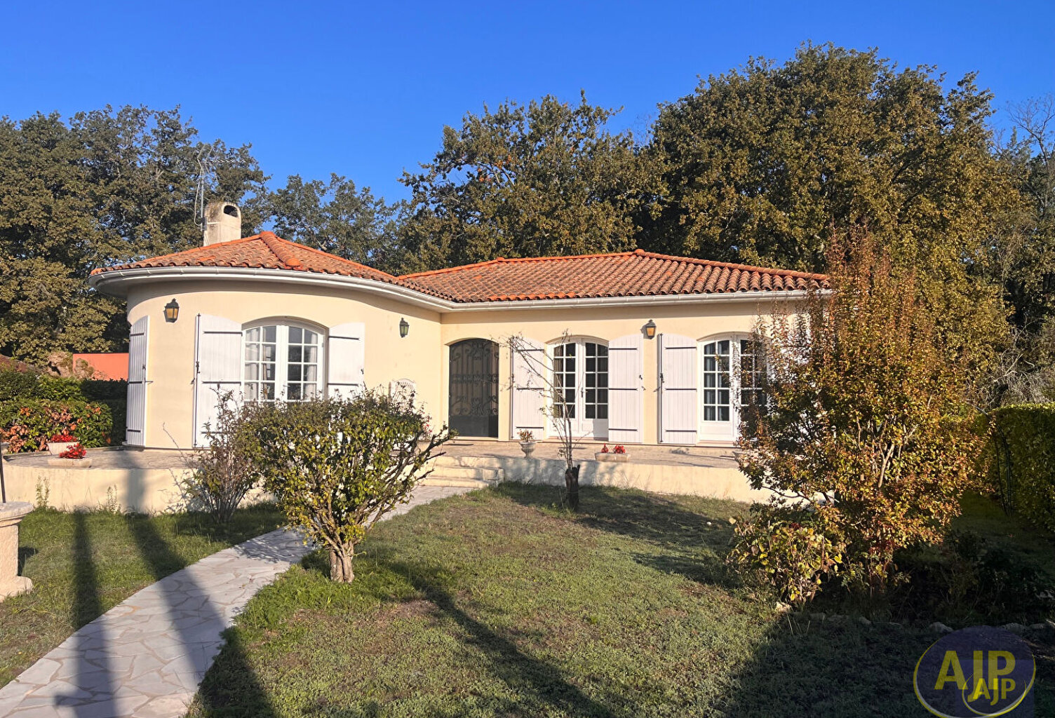 PESSAC 3M  Maison de charme avec grand terrain — photo 1