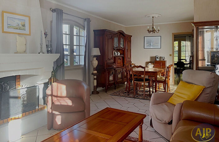 PESSAC 3M  Maison de charme avec grand terrain — photo 3