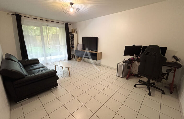 REZ-DE-JARDIN : APPARTEMENT 3 PIÈCES - CERGY LE HAUT — photo 2