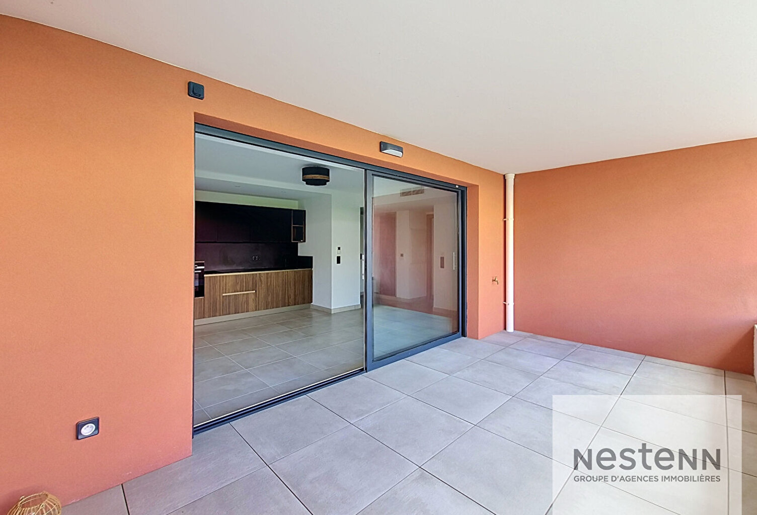 FREJUS PLAGE T3 CLIMATISATION TERRASSE PARKING — photo 1