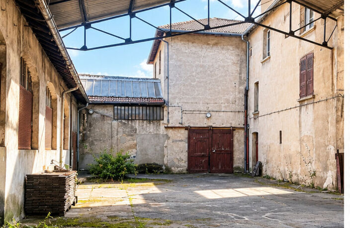 Ensemble de batiments industriels à réhabiliter ou promotion immobiliere Feurs — photo 2