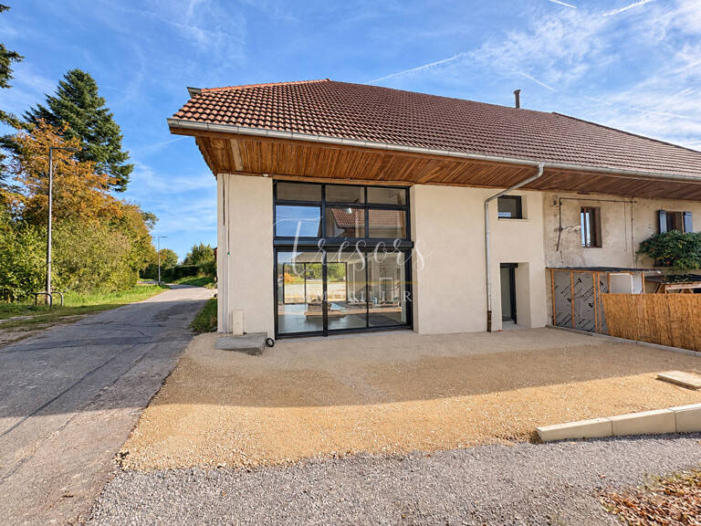 Grange réhabilitée aux beaux volumes - Montagny Les Lanches -140 m2 — photo 1