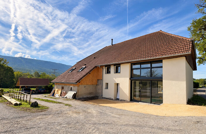 Grange réhabilitée aux beaux volumes - Montagny Les Lanches -140 m2 — photo 5